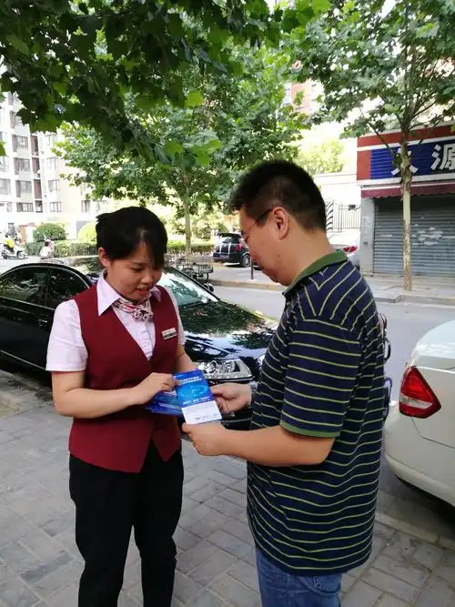 户外广告机多少钱